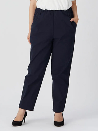 テーパードパンツ