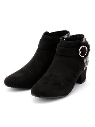 lafarfaバックル使いブーティ