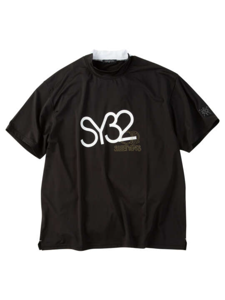 【SY32bySWEETYEARS(エスワイサーティトゥバイスィートイヤーズ)】ビッグロゴ半袖モックネックシャツ＊カタログ商品
